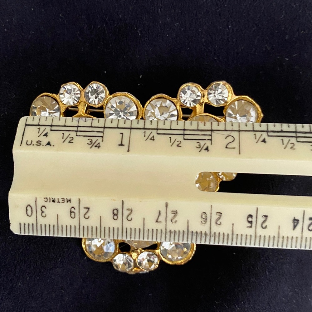 Elegant Gold and Silver Crystal Brooch - Picture 3 of 4